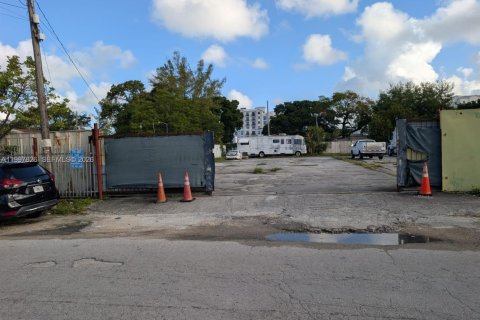 Земельный участок в Майами, Флорида № 2063238