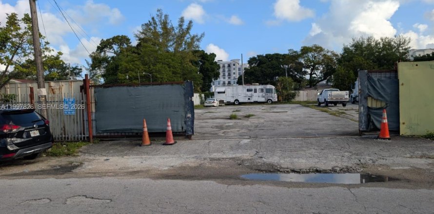 Земельный участок в Майами, Флорида № 2063238