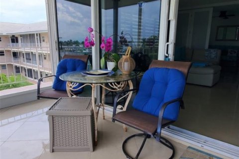 Condo in Deerfield Beach, Florida, 2 bedrooms  № 1097704 - photo 1