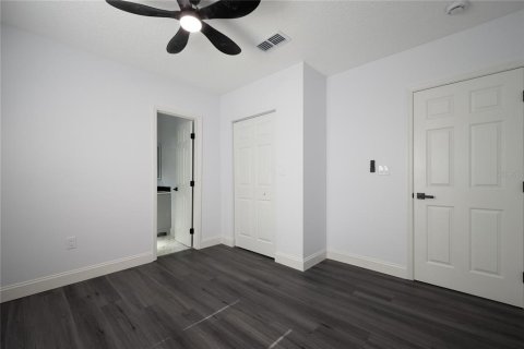 House in Tampa, Florida 4 bedrooms, 137.03 sq.m. № 1828543 - photo 8