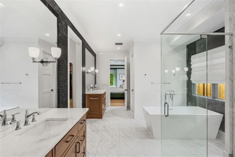 House in Winter Park, Florida 5 bedrooms, 399.11 sq.m. № 1819377 - photo 28