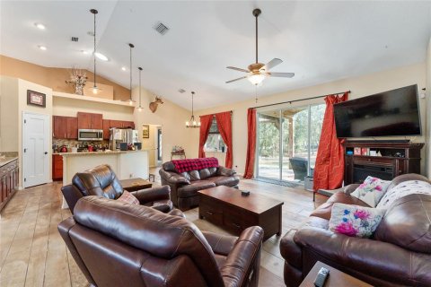 House in Wildwood, Florida 3 bedrooms, 181.72 sq.m. № 1545544 - photo 12
