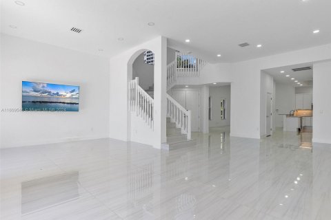 Townhouse in Aventura, Florida 5 bedrooms, 297.29 sq.m. № 2021561 - photo 15