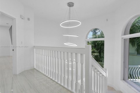 Townhouse in Aventura, Florida 5 bedrooms, 297.29 sq.m. № 2021561 - photo 23