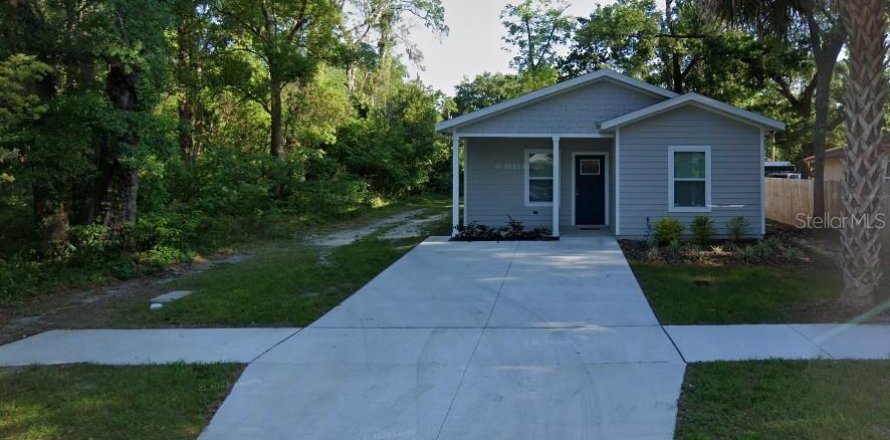 House in Gainesville, Florida 3 bedrooms, 117.99 sq.m. № 1885379