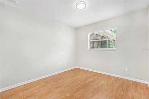 House in Brandon, Florida 3 bedrooms, 195 sq.m. № 2222592 - photo 8