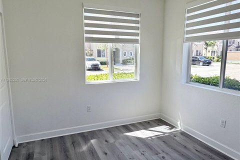 Купить таунхаус в Хомстед, Флорида 4 спальни, № 2046478 - фото 7