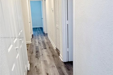 Купить таунхаус в Хомстед, Флорида 4 спальни, № 2046478 - фото 10