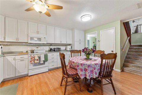 Villa ou maison à vendre à New Smyrna Beach, Floride: 2 chambres, 110.37 m2 № 2308168 - photo 12