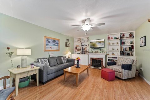 Villa ou maison à vendre à New Smyrna Beach, Floride: 2 chambres, 110.37 m2 № 2308168 - photo 5
