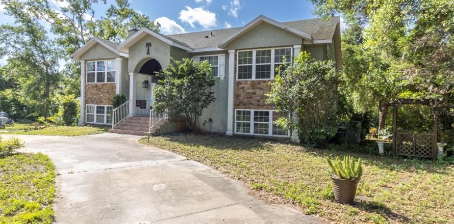 Villa ou maison à New Port Richey, Floride 4 chambres, 175.03 m2 № 1648295