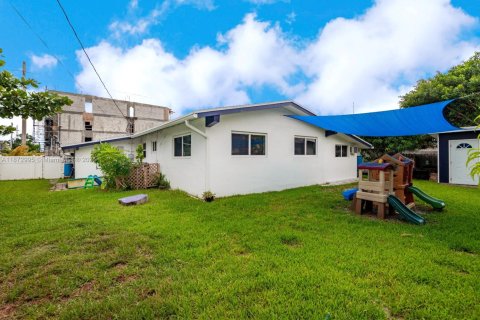 Casa en venta en Miami, Florida, 4 dormitorios, 129.6 m2 № 1897970 - foto 3