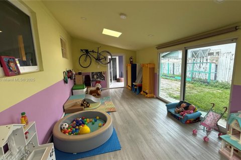 Casa en venta en Miami, Florida, 4 dormitorios, 129.6 m2 № 1897970 - foto 21