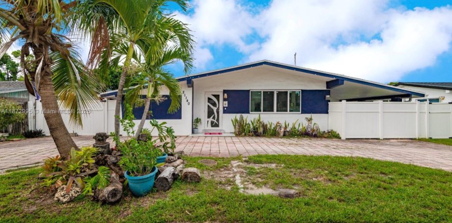 Casa en Miami, Florida 4 dormitorios, 129.6 m2 № 1897970