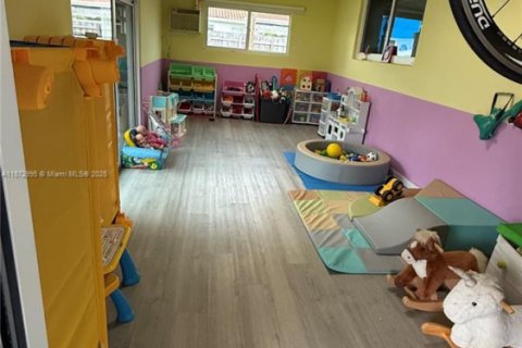 Casa en venta en Miami, Florida, 4 dormitorios, 129.6 m2 № 1897970 - foto 20