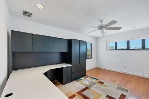 House in Holmes Beach, Florida 3 bedrooms, 210.14 sq.m. № 1659316 - photo 19