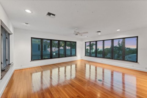 House in Holmes Beach, Florida 3 bedrooms, 210.14 sq.m. № 1659316 - photo 22