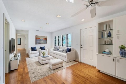 House in Holmes Beach, Florida 3 bedrooms, 210.14 sq.m. № 1659316 - photo 14