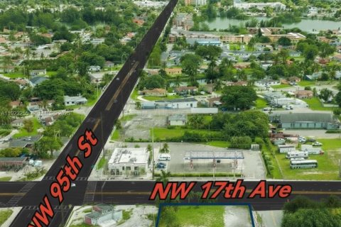 Commercial property in Miami, Florida № 1976605 - photo 2