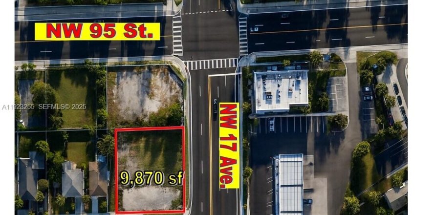 Commercial property in Miami, Florida № 1976605