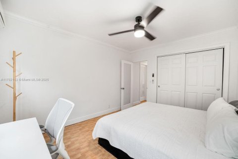 Condo in Bay Harbor Islands, Florida, 2 bedrooms  № 1641805 - photo 19