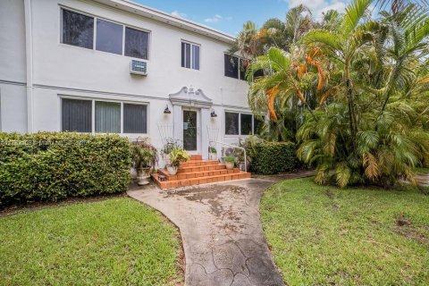 Condo in Bay Harbor Islands, Florida, 2 bedrooms  № 1641805 - photo 30