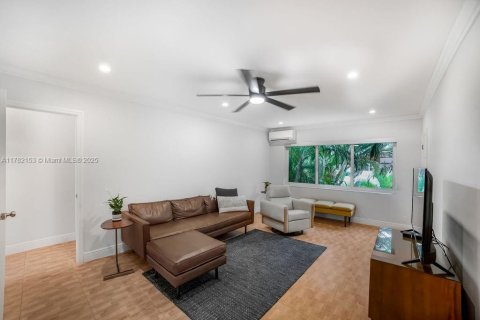 Condo in Bay Harbor Islands, Florida, 2 bedrooms  № 1641805 - photo 6