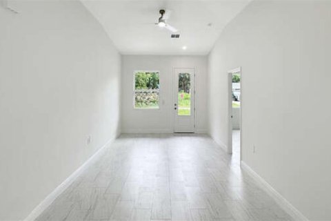 Villa ou maison à vendre à Sanford, Floride: 3 chambres, 121.05 m2 № 2235523 - photo 11