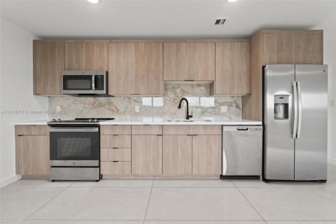 Снять в аренду таунхаус в Хомстед, Флорида 4 спальни, № 1969386 - фото 10