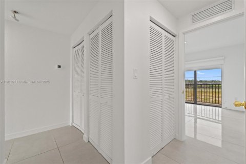 Снять в аренду таунхаус в Хомстед, Флорида 4 спальни, № 1969386 - фото 19