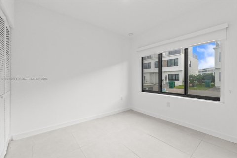 Снять в аренду таунхаус в Хомстед, Флорида 4 спальни, № 1969386 - фото 13