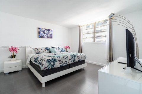 Copropriété à vendre à Hollywood, Floride: 2 chambres, 107.12 m2 № 1975533 - photo 12