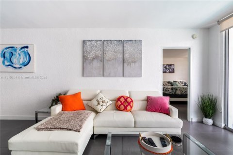 Copropriété à vendre à Hollywood, Floride: 2 chambres, 107.12 m2 № 1975533 - photo 2