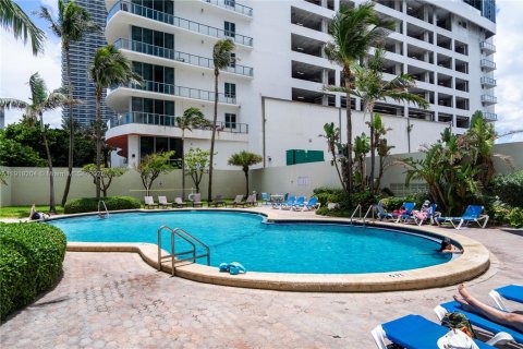 Copropriété à vendre à Hollywood, Floride: 2 chambres, 107.12 m2 № 1975533 - photo 23