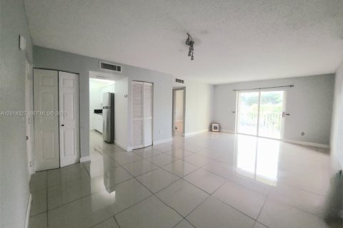 Copropriété à vendre à Cutler Bay, Floride: 1 chambre, 70.61 m2 № 2146452 - photo 12