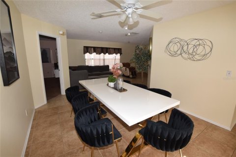 Villa ou maison à louer à Kissimmee, Floride: 4 chambres, 166.02 m2 № 2108928 - photo 15