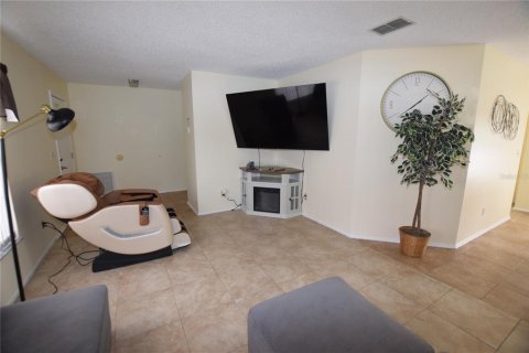 Villa ou maison à louer à Kissimmee, Floride: 4 chambres, 166.02 m2 № 2108928 - photo 12