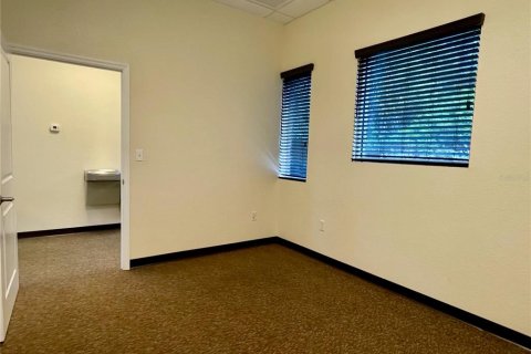 Immobilier commercial à louer à Port Charlotte, Floride: 84.54 m2 № 2405462 - photo 12