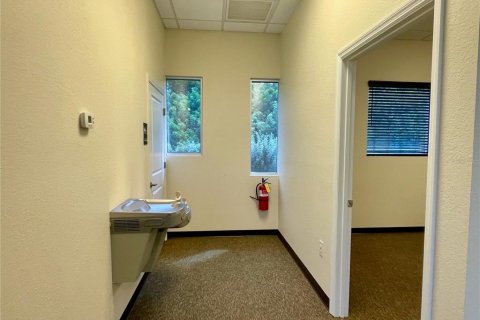 Immobilier commercial à louer à Port Charlotte, Floride: 84.54 m2 № 2405462 - photo 10