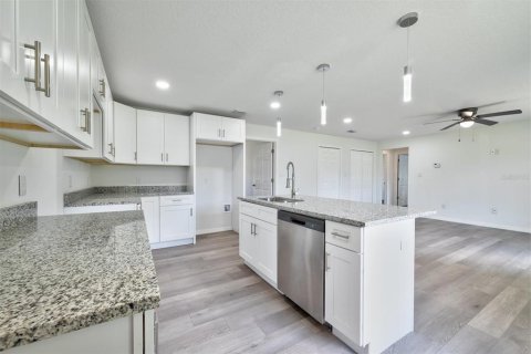 House in Sanford, Florida 3 bedrooms, 123.47 sq.m. № 1267294 - photo 8
