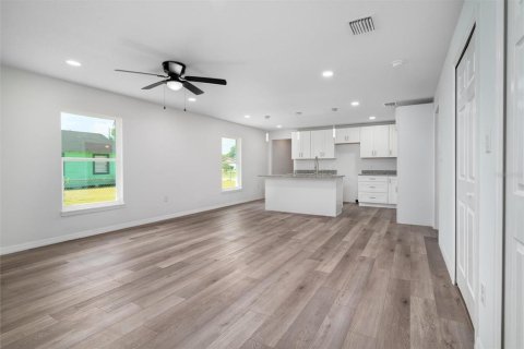 House in Sanford, Florida 3 bedrooms, 123.47 sq.m. № 1267294 - photo 3