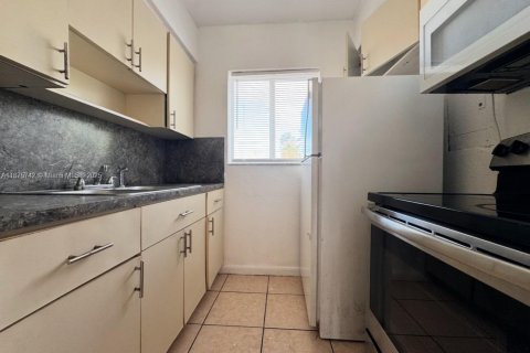 Copropriété à louer à Miami, Floride: 2 chambres, 60.01 m2 № 1928073 - photo 3