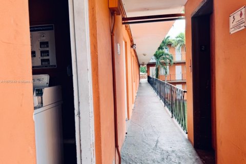 Copropriété à louer à Miami, Floride: 2 chambres, 60.01 m2 № 1928073 - photo 16