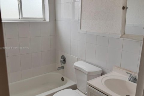 Copropriété à louer à Miami, Floride: 2 chambres, 60.01 m2 № 1928073 - photo 9