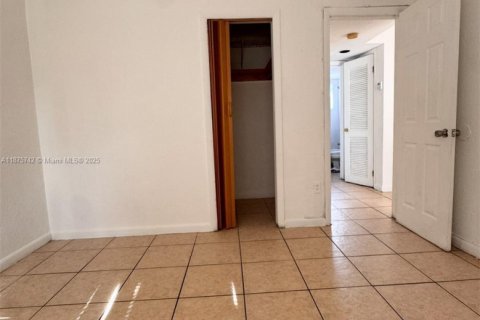 Copropriété à louer à Miami, Floride: 2 chambres, 60.01 m2 № 1928073 - photo 10