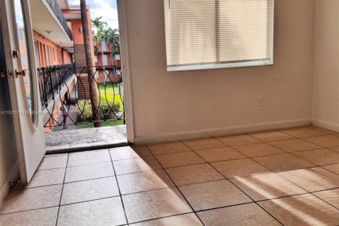 Copropriété à louer à Miami, Floride: 2 chambres, 60.01 m2 № 1928073 - photo 8