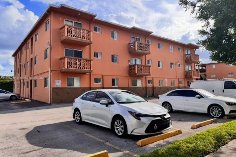 Copropriété à louer à Miami, Floride: 2 chambres, 60.01 m2 № 1928073 - photo 18