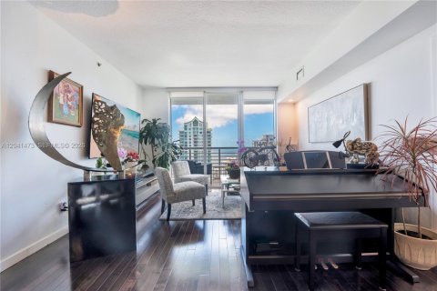Condo in Miami, Florida, 2 bedrooms  № 2244890 - photo 8