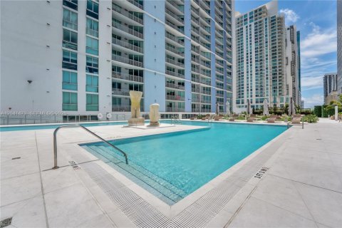 Condo in Miami, Florida, 2 bedrooms  № 2244890 - photo 29