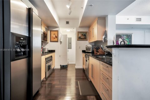 Condo in Miami, Florida, 2 bedrooms  № 2244890 - photo 3